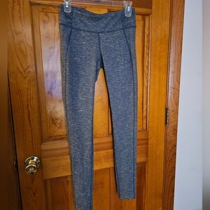 Mountain Hardwear Heathered Gray Leggings